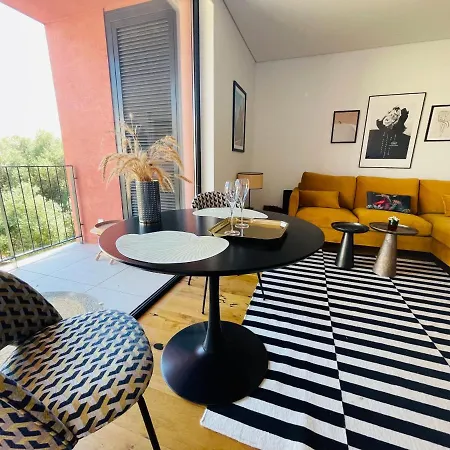 Beautiful Modern Design With Swimming Pool *