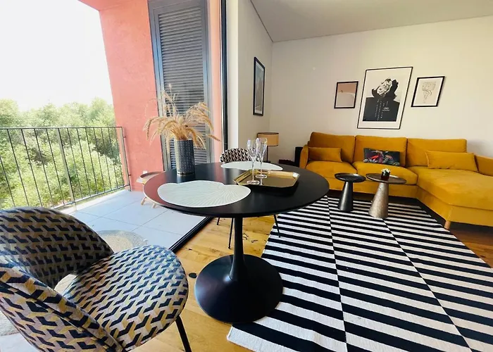 Beautiful Modern Design With Swimming Pool *