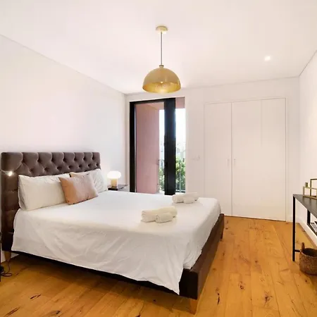 Beautiful Modern Design With Swimming Pool Appartement