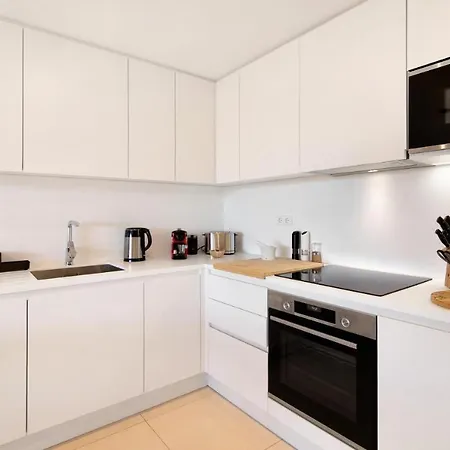 Beautiful Modern Design With Swimming Pool